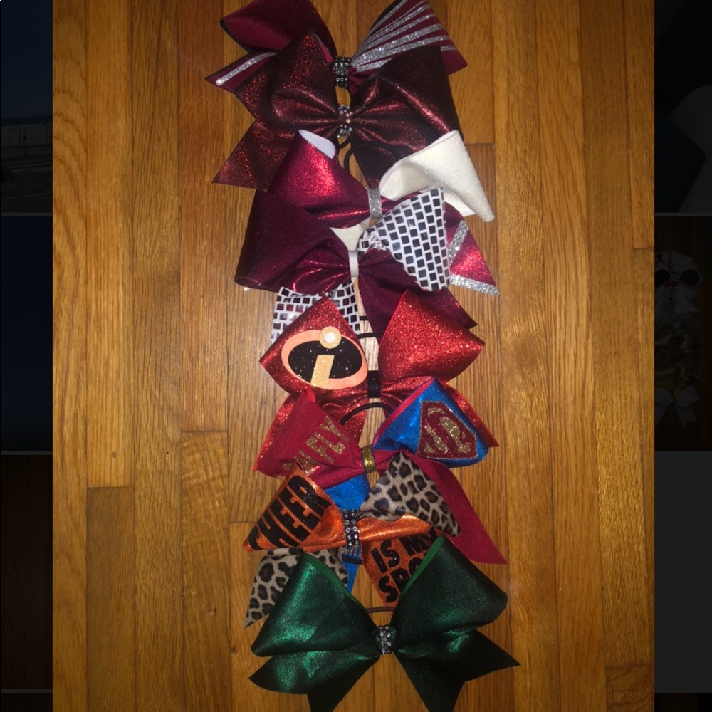 Cheer bows - Picture 3 of 6